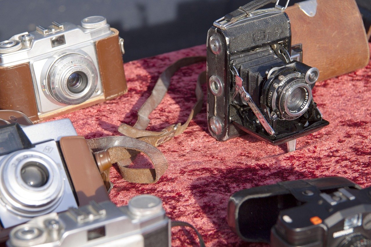 flea market, cameras, balgenkamera, rangefinder camera, agfa, were used, antique, old, second hand, used